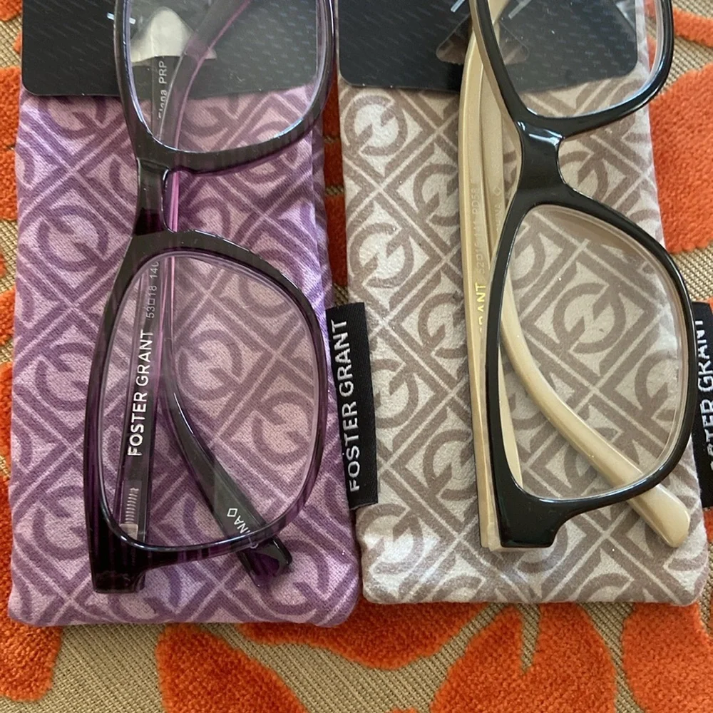 FOSTER GRANT READING GLASSES WITH SLIP CASE +1.25 Two pairs